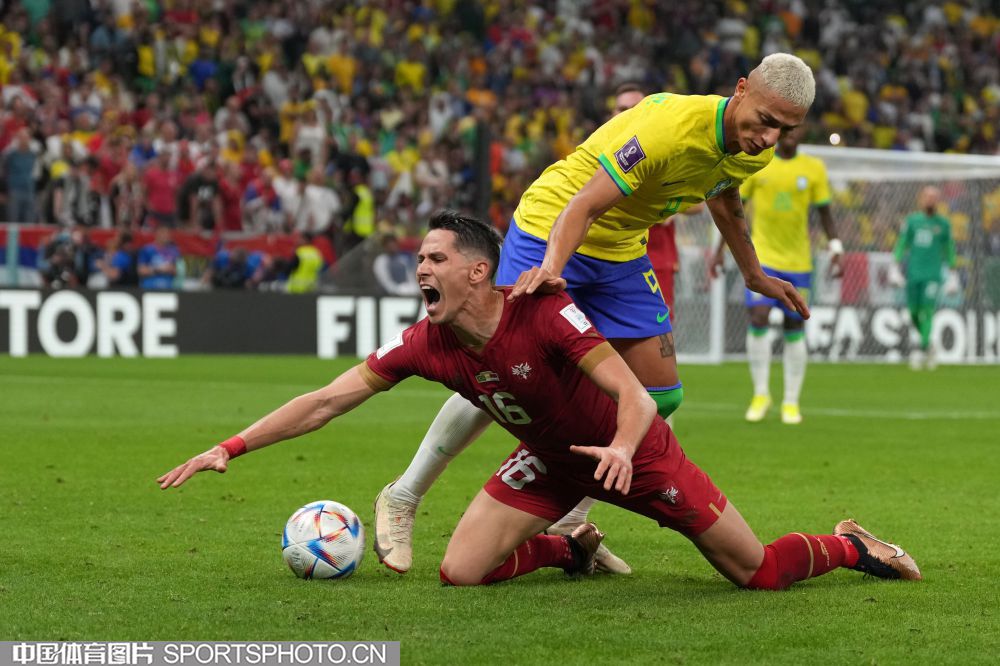 足球亟待解 足球亟待解